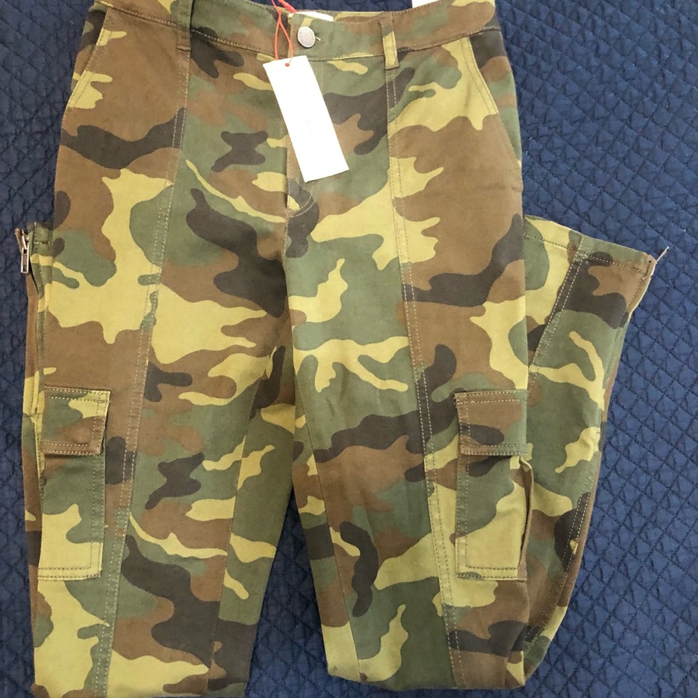 Alice and Olivia cargo camo pants